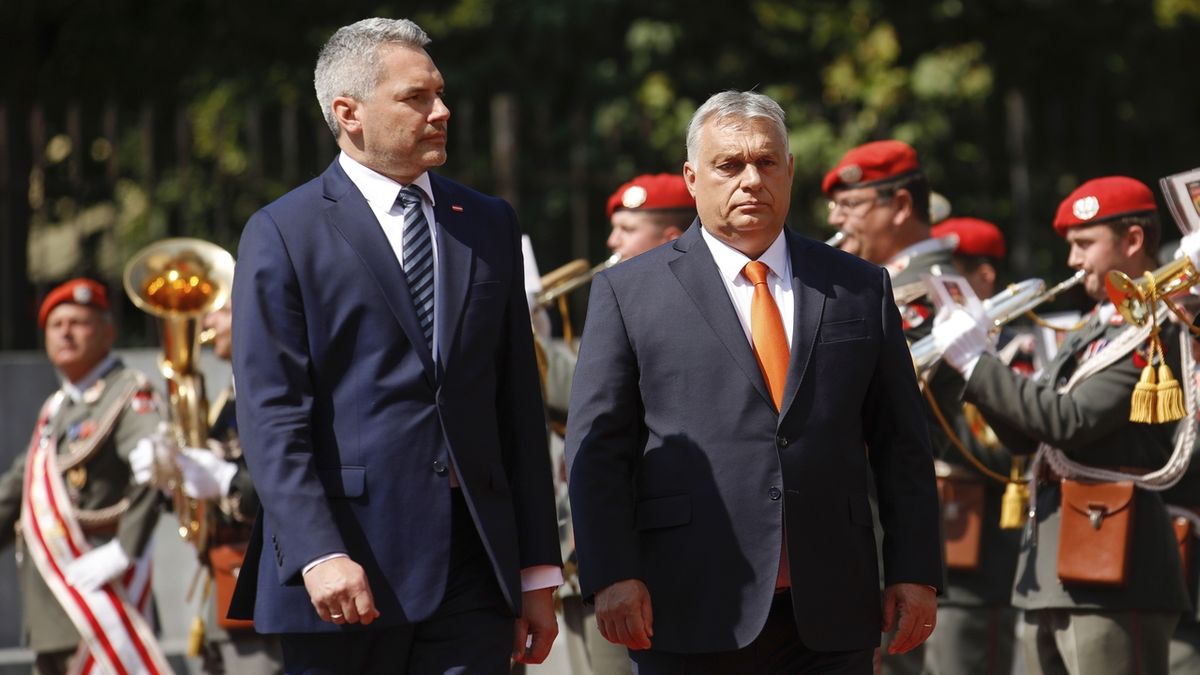 Rakouský kancléř se zastal Maďarů. Invazi prý odsoudili jako zbytek Evropy